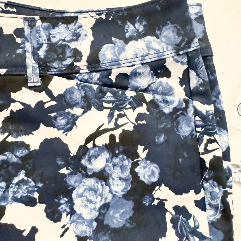 The Limited NWOT Sz 14 Blue Multi Flat Front Short